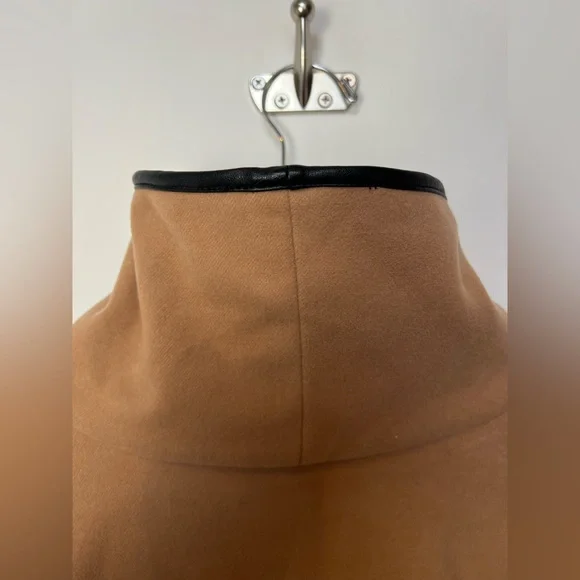 Tuckernuck Piper Poncho Funnel Neck Camel Tan Leather Trim O/S - Picture 11 of 12